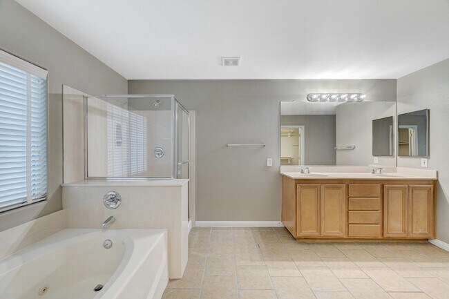 Building Photo - 1st MONTH FREE! Lone Mountain Heights Luxu...