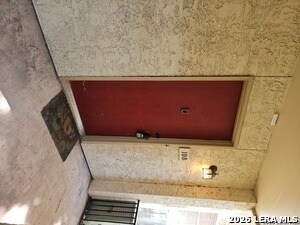 Building Photo - 8702 Village Dr