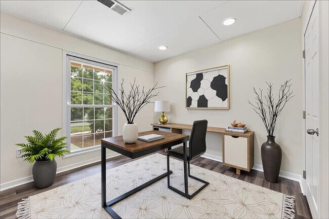 Building Photo - 551 Lyle Dr SE