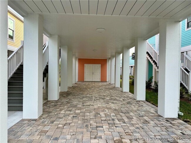 Building Photo - 2646 NE Pelican Wy