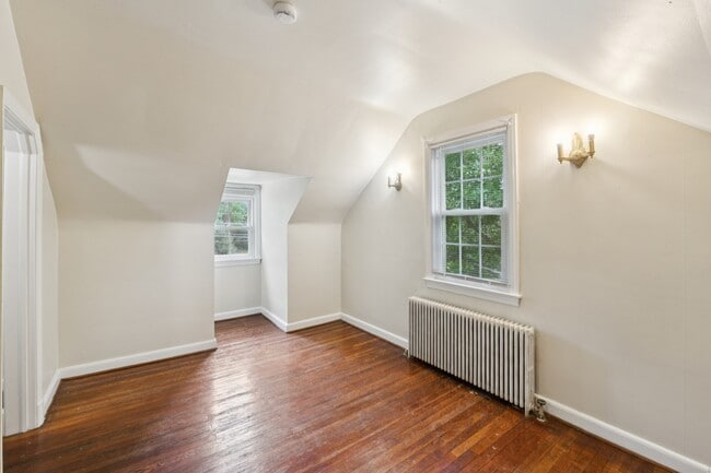 Building Photo - 4811 Calvert Rd