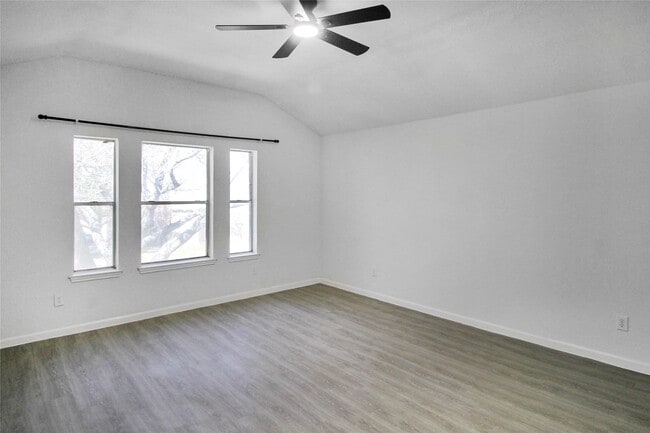 Building Photo - 511 Chaseway Dr