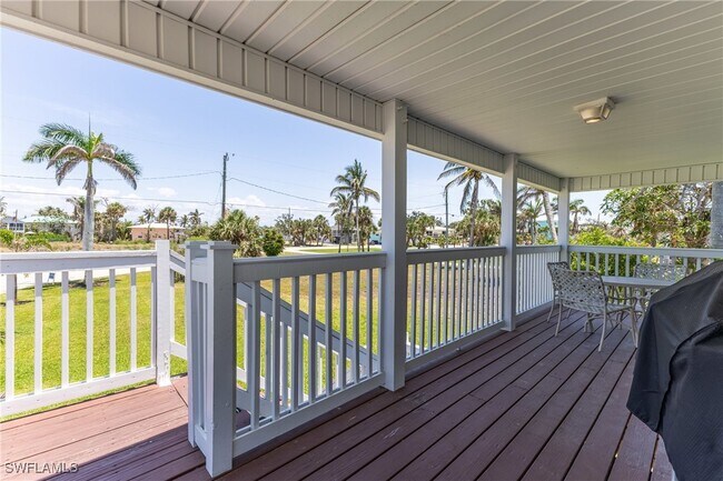 Building Photo - 950 San Carlos Dr