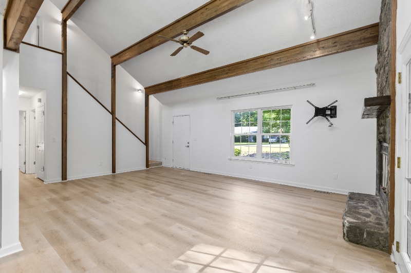 Building Photo - 240 N Cedarbrook Dr