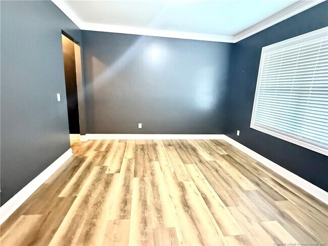 Building Photo - 220 Shepard Dr