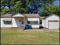 Building Photo - 12 Quillen Ave