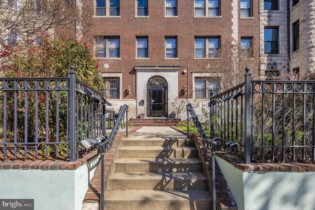 Building Photo - 1321 Fairmont St NW
