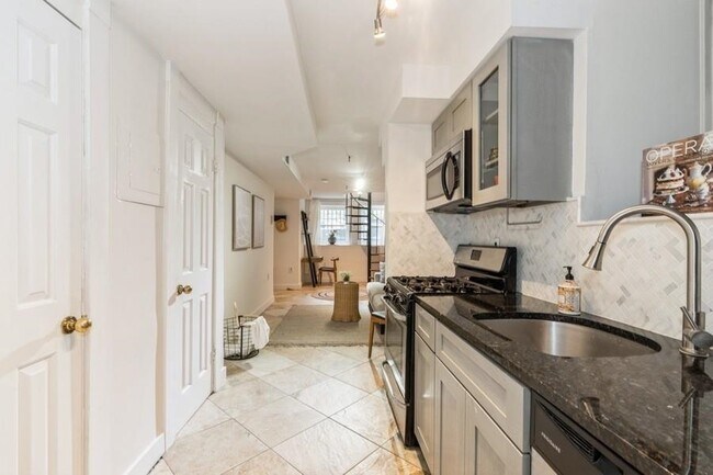 Building Photo - 444 Jersey Ave