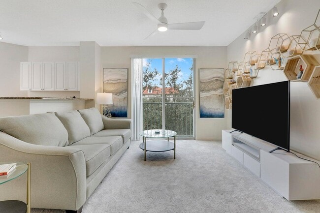 Building Photo - 630 S Sapodilla Ave