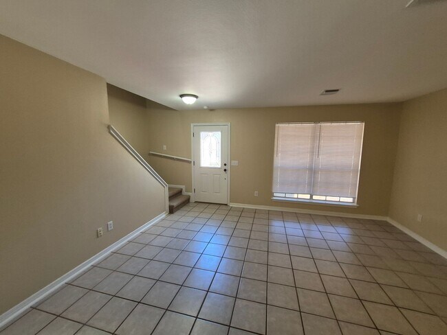 Building Photo - 5907 Deer Lake Dr