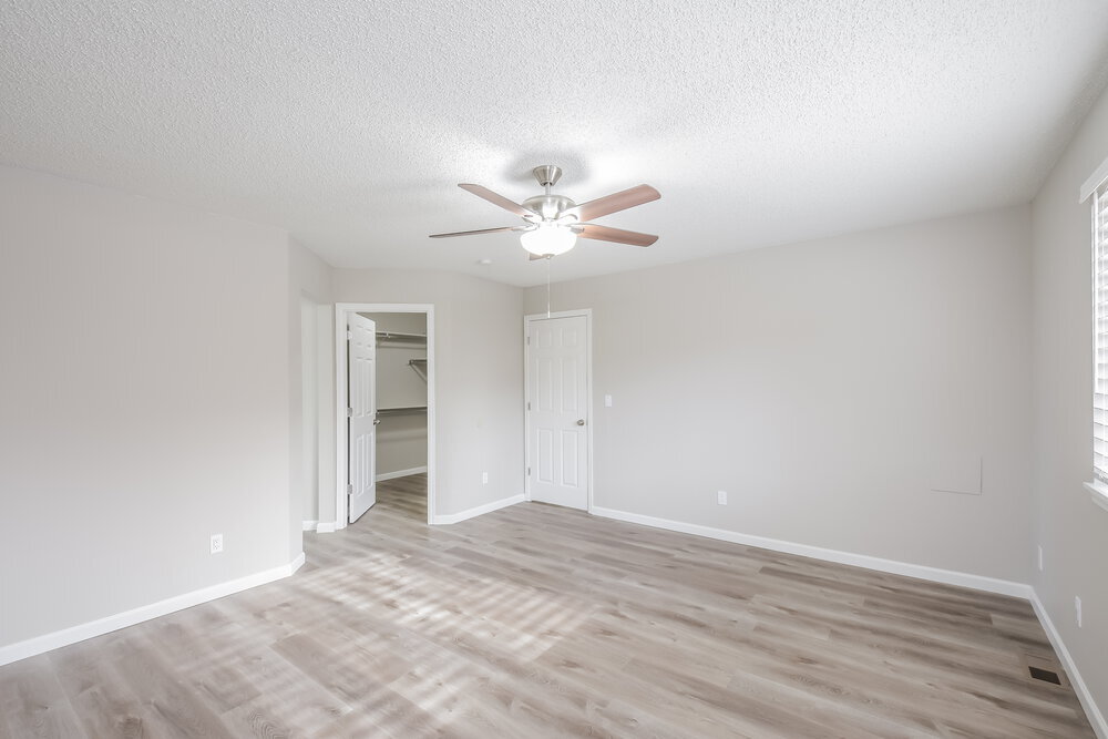 Building Photo - 6644 E 123rd Dr