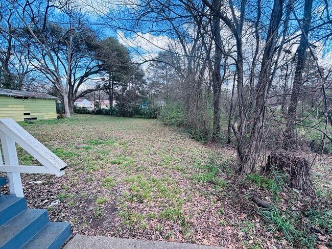 Building Photo - Charming 3-Bedroom Home in a Convenient Lo...
