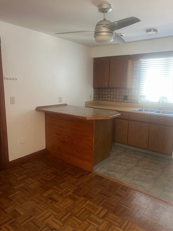 Building Photo - 33 Linden St