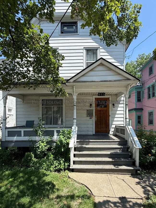 Building Photo - 413 Locust St