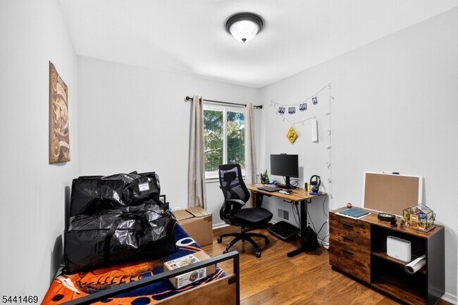Building Photo - 22 Bradovra Ct