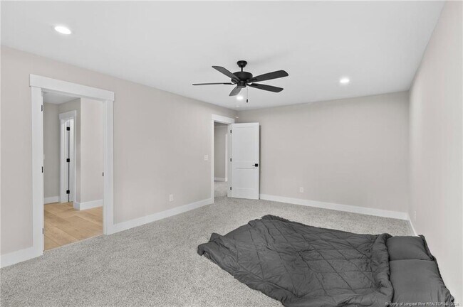 Building Photo - 22 S Shamrock Dr