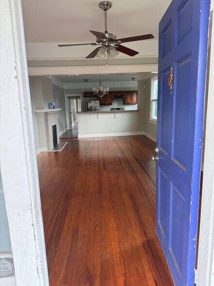 Building Photo - 801 Voisin St