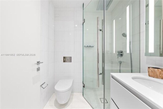 Building Photo - 300 Biscayne Blvd Way