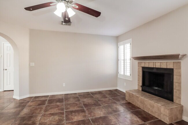 Building Photo - 2571 W Blaine Ct