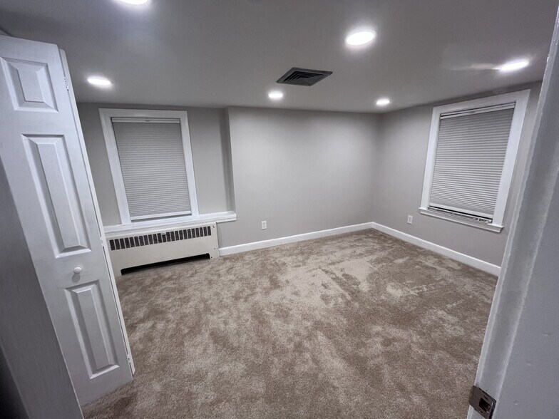 Building Photo - 48 Aberdeen Rd