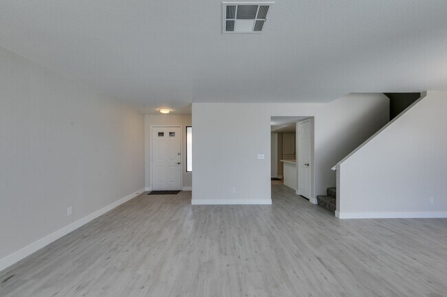 Building Photo - Great 3 bedroom home in South Shores!!