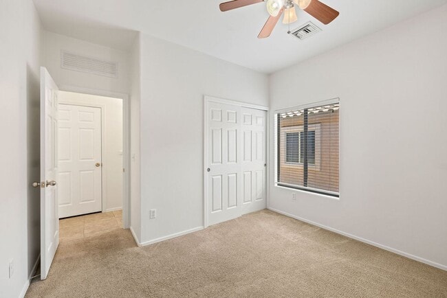 Building Photo - 3 Bedroom Home Located in Sycamore Park