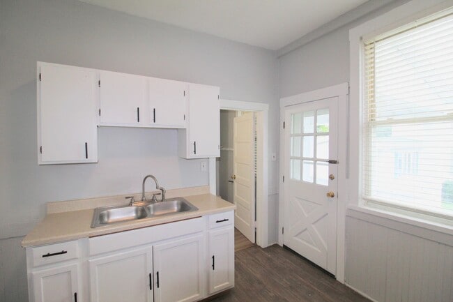 Building Photo - New lower price – Fully Renovated 2 Bed / 1 Bath Apartment in Elkton