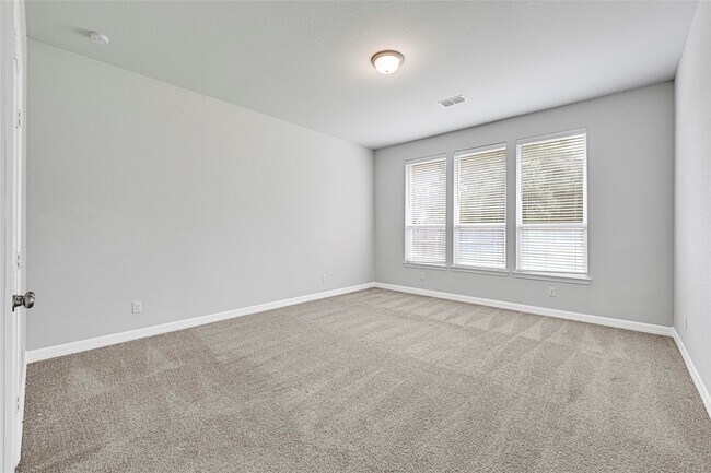 Building Photo - 9339 Galloway Wds Trl