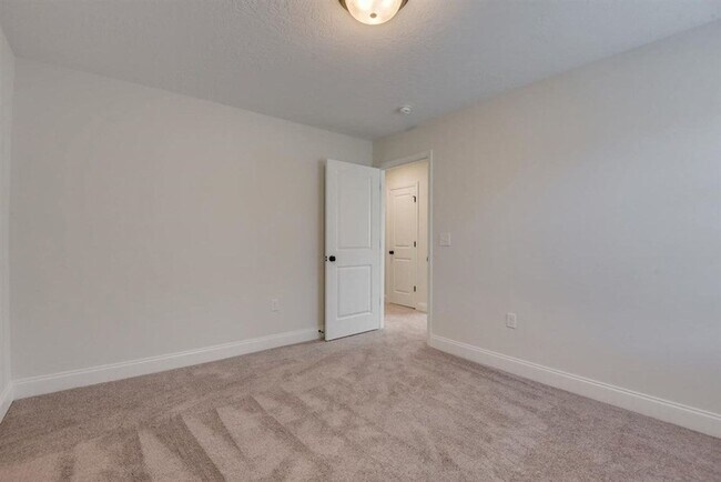 Building Photo - 1011 Spotswood Cir