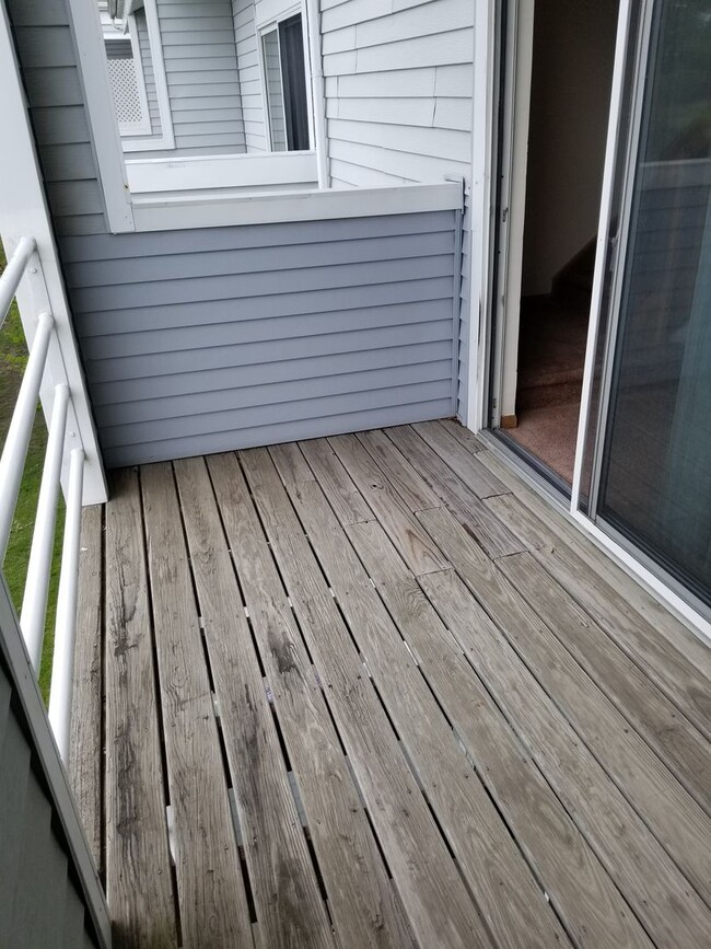 Building Photo - Cozy One Bedroom near the Mallards stadium...