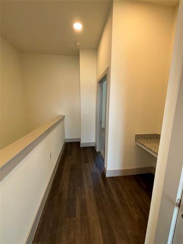 Building Photo - 2036 Oak Grove Ln