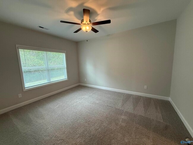 Building Photo - 158 River Pointe Dr