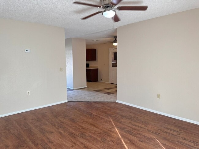 Building Photo - 104 Meadow Hill