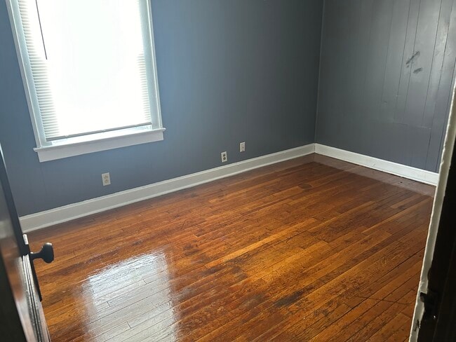 Building Photo - 3637 Bales Ave