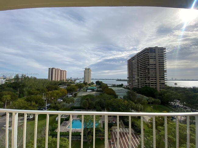 Building Photo - 11111 Biscayne Blvd