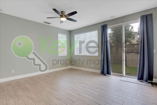 Building Photo - 461 Anjou Cir