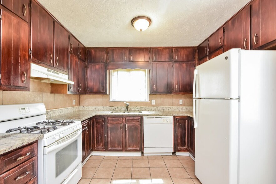 Building Photo - 1260 Halter Ln