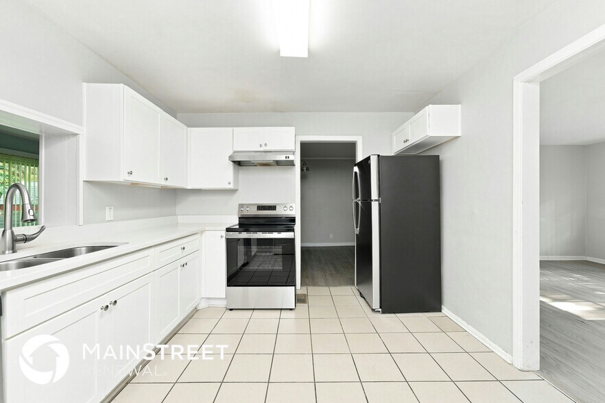 Building Photo - 532 Stonewood Dr