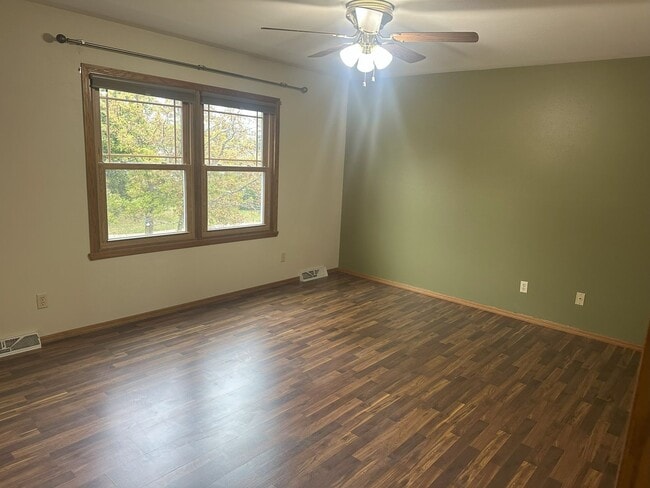 Building Photo - For Rent: Spacious 3 Bedroom, 2.5 Bath Sin...