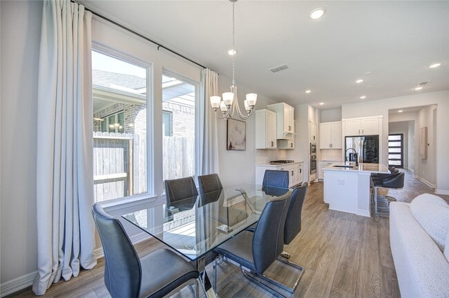 Building Photo - 4110 Sherman Oak Ln