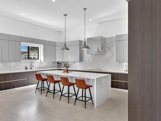 Building Photo - 6122 SW 173rd Way