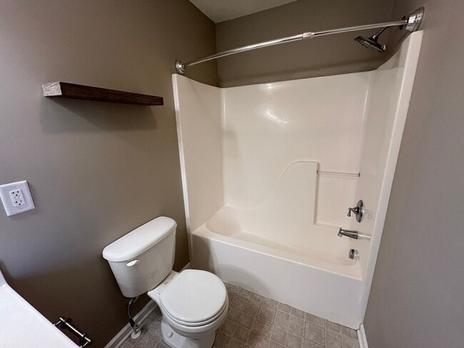 Building Photo - Townhouse at Wellington in Wyndhurst