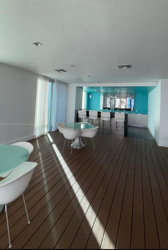 Building Photo - 500 Brickell Ave