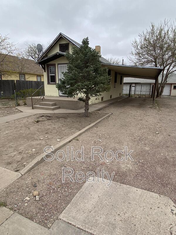 Building Photo - 806 E Mesa Ave