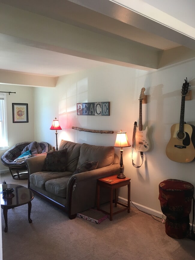 Building Photo - 108 Canterbury Ct