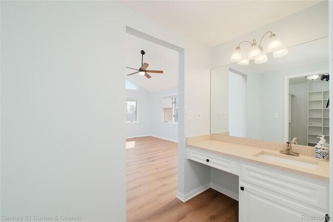Building Photo - 1083 N Livernois Rd