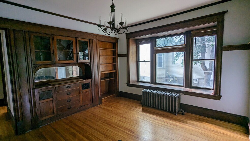 Building Photo - 3017 Knox Ave S