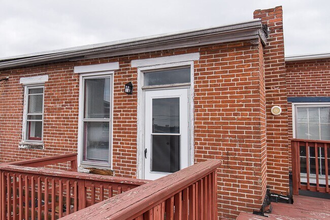 Building Photo - 1008 N 3rd St