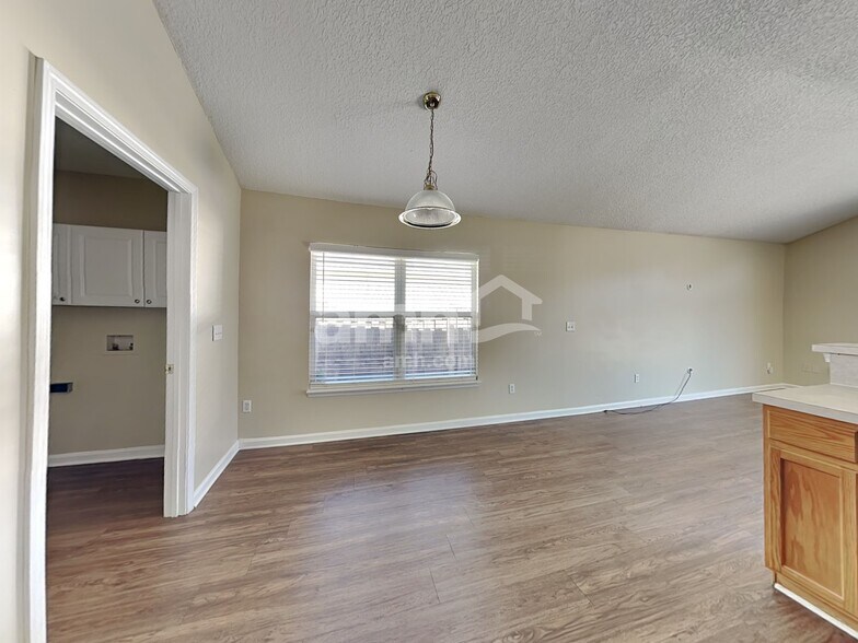 Building Photo - 2559 Coachman Lakes Dr