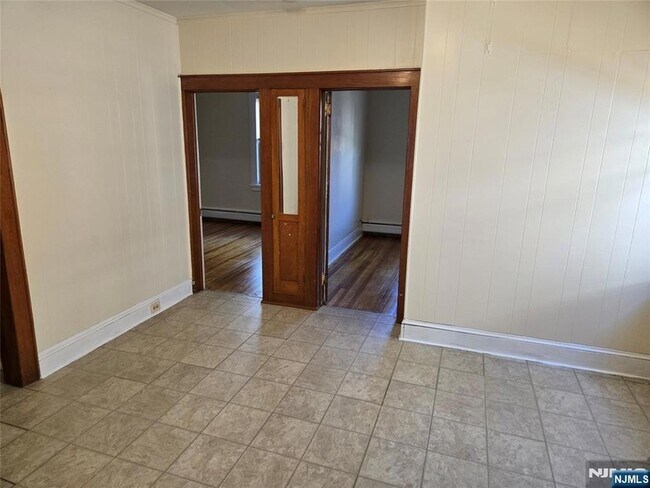 Building Photo - 221 Hayward Pl